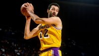 Vlade Divac Serbia_NBA star.jpg