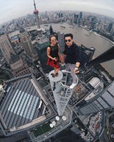 10-Crazy-City-Climber-Selfies-From-Around-The-World_09.jpg