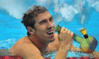 michael-phelps-loves-weed-winning-1-1000x600.jpg