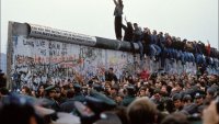 https___cdn.cnn.com_cnnnext_dam_assets_191107162239-berlin-wall-fall-1.jpg