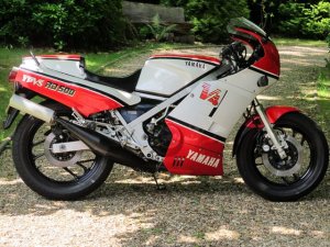 tn_YAMAHA-RD500LC-1987.jpg