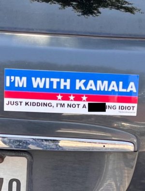 I'm not with kamala v2.jpg