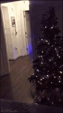 christmas-santa-990978407.gif