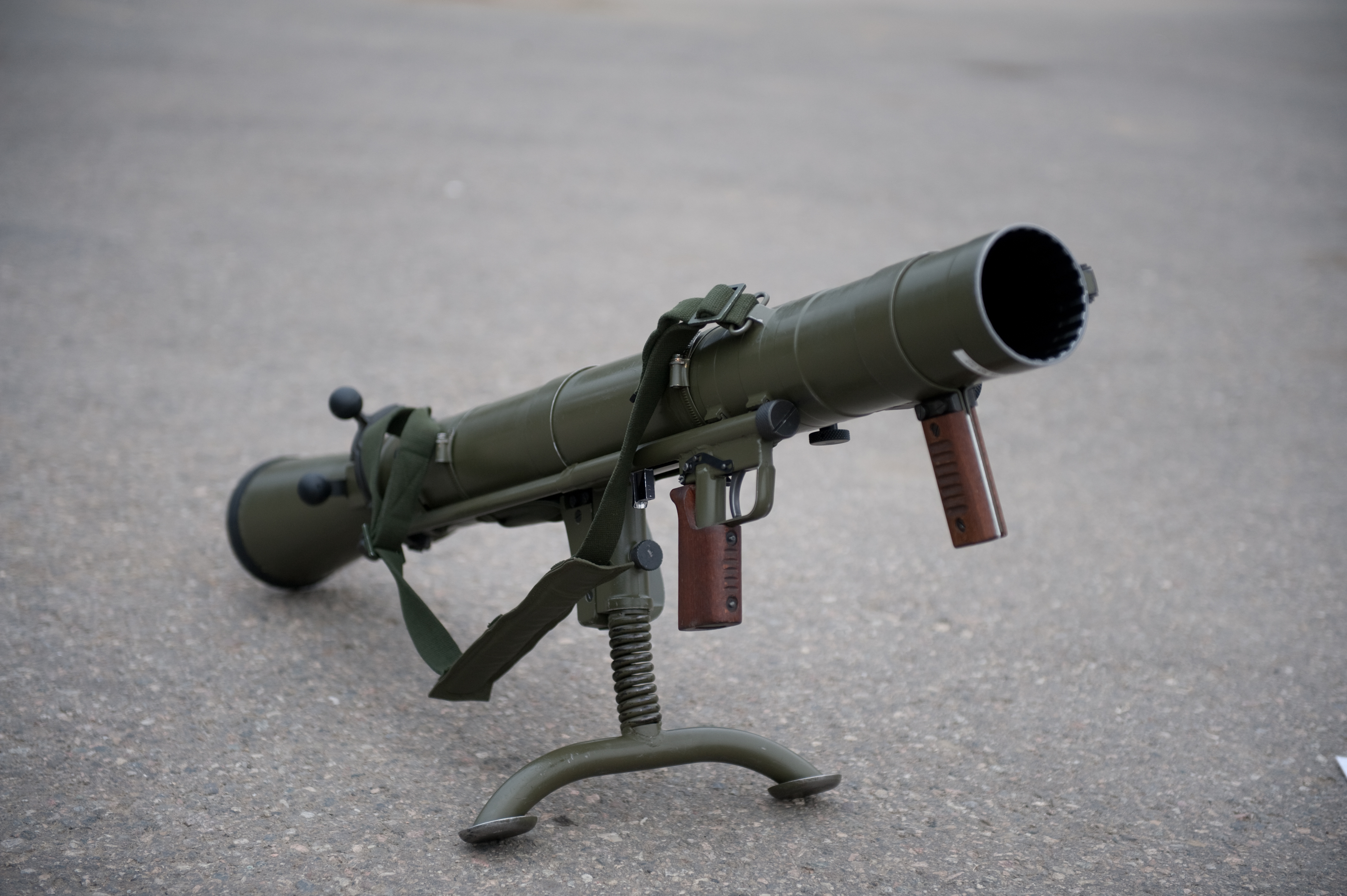 Carl_Gustav_recoilless_rifle.jpg