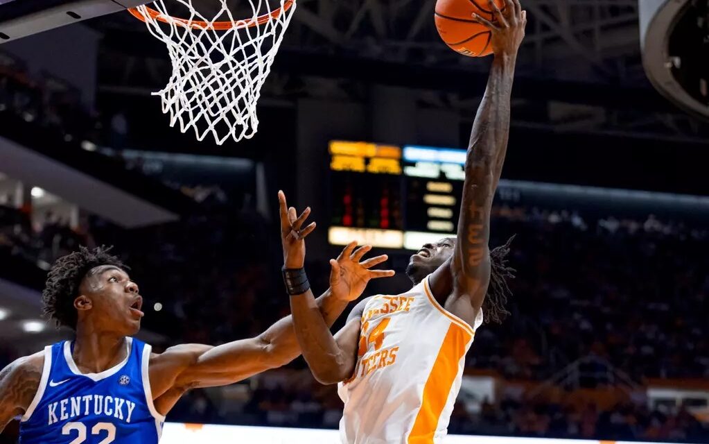 Kentucky stuns Tennessee with barrage of threes