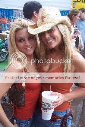 texas-tailgating-girls.jpg