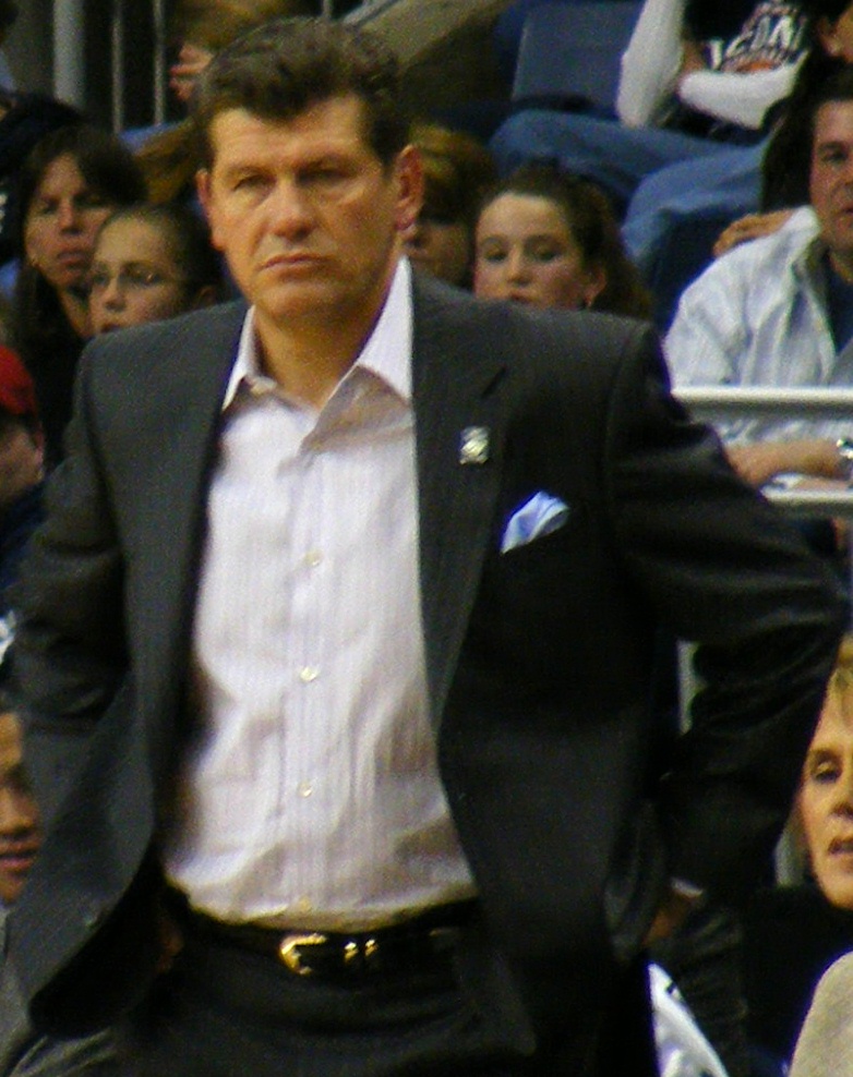 Geno-Auriemma-UConn-vs-Texas-3-23-08.jpg