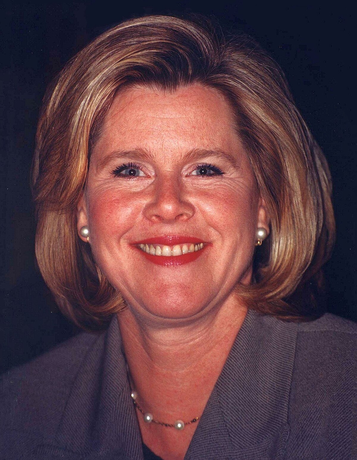 1200px-Tipper_Gore_1999.jpg