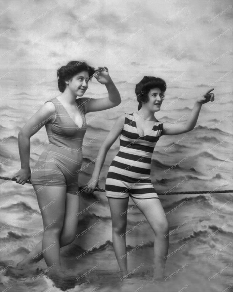 2womeninbathingsuits1900s8x10.jpg