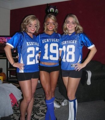 Kentucky_Cheerleaders_10_display_image.jpg