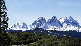 Three-Sisters-Mountains.jpg