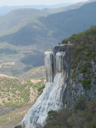 hierve-el-agua.jpg