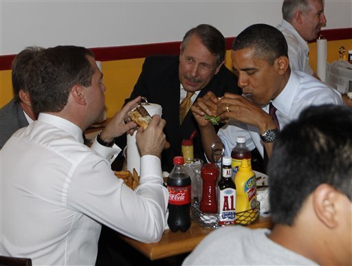 OBAMA-MEDVEDEV-RAYS-HELL-BURGER.jpg