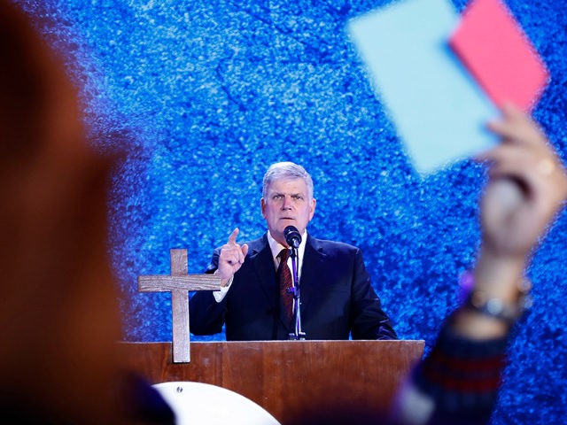 Rev.-Franklin-Graham-preaching-ap-640x480.jpg