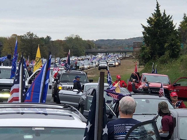 Trump-caravan-parkway-640x480.jpg