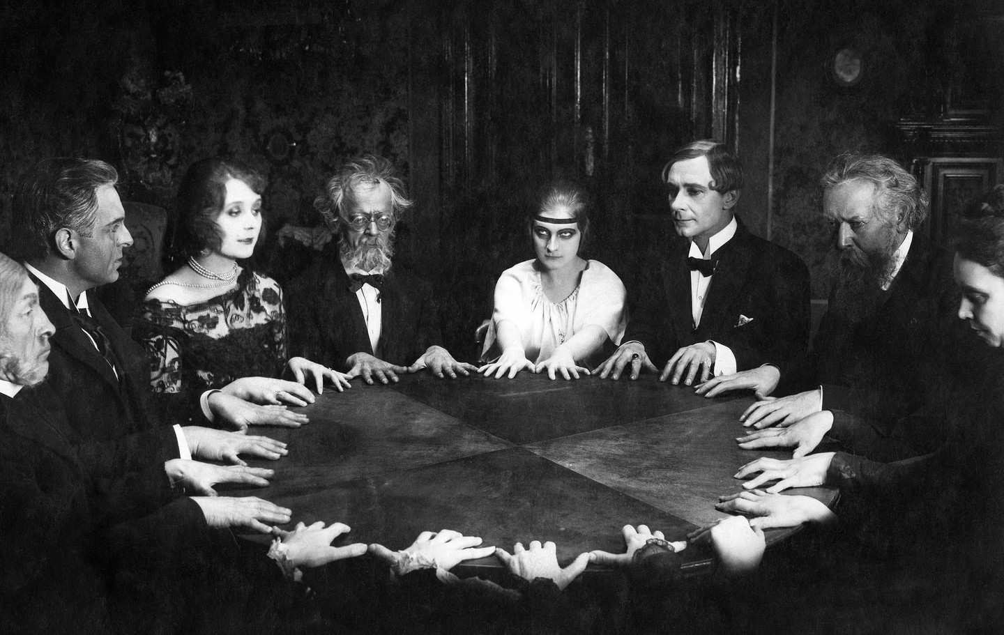 seance-table.jpg