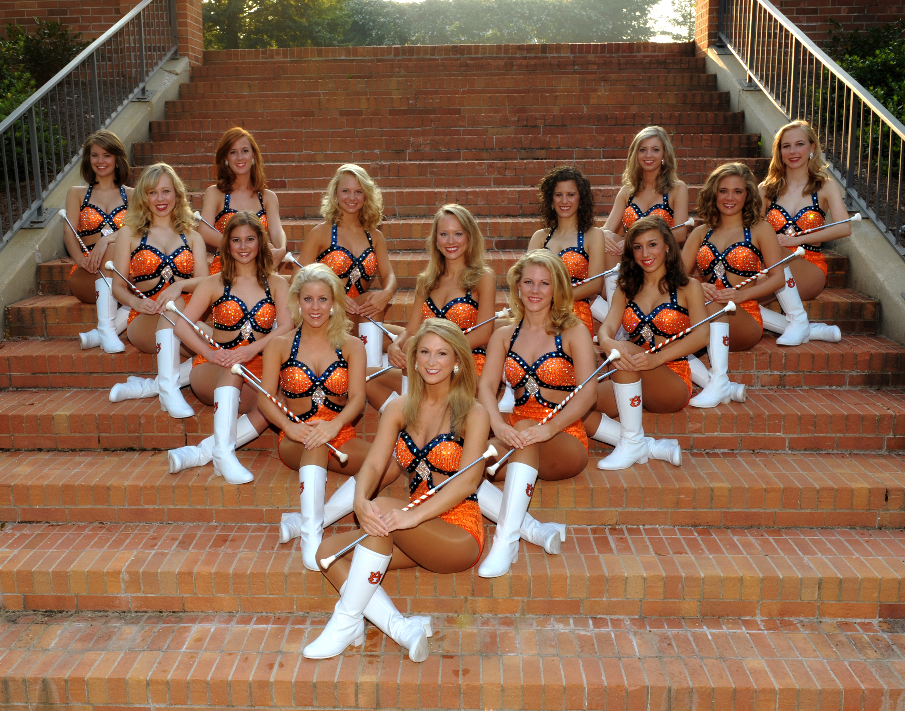 2009_tiger_eyes_majorettes.jpg