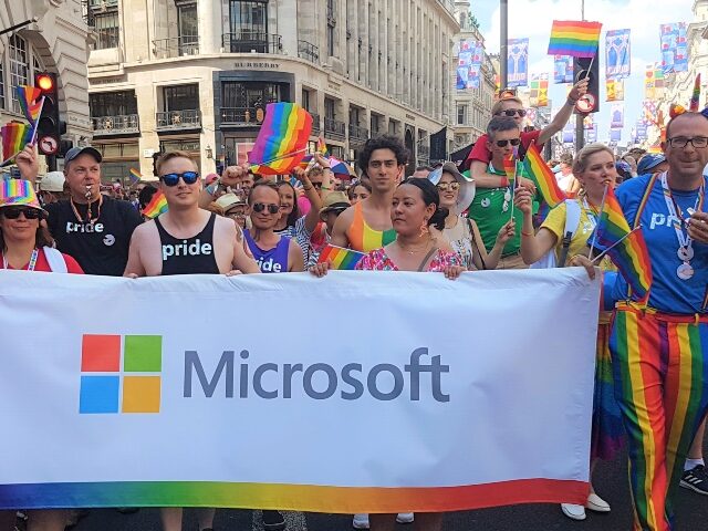 Microsoft-pride-parade-640x480.jpg