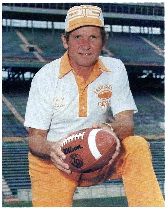 bf762a7b961f492302562c0eba5da8bf--orange-pants-tennessee.jpg