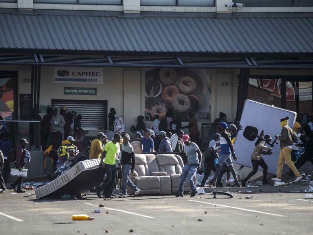 South-Africa-looting-Getty-640x480.jpg