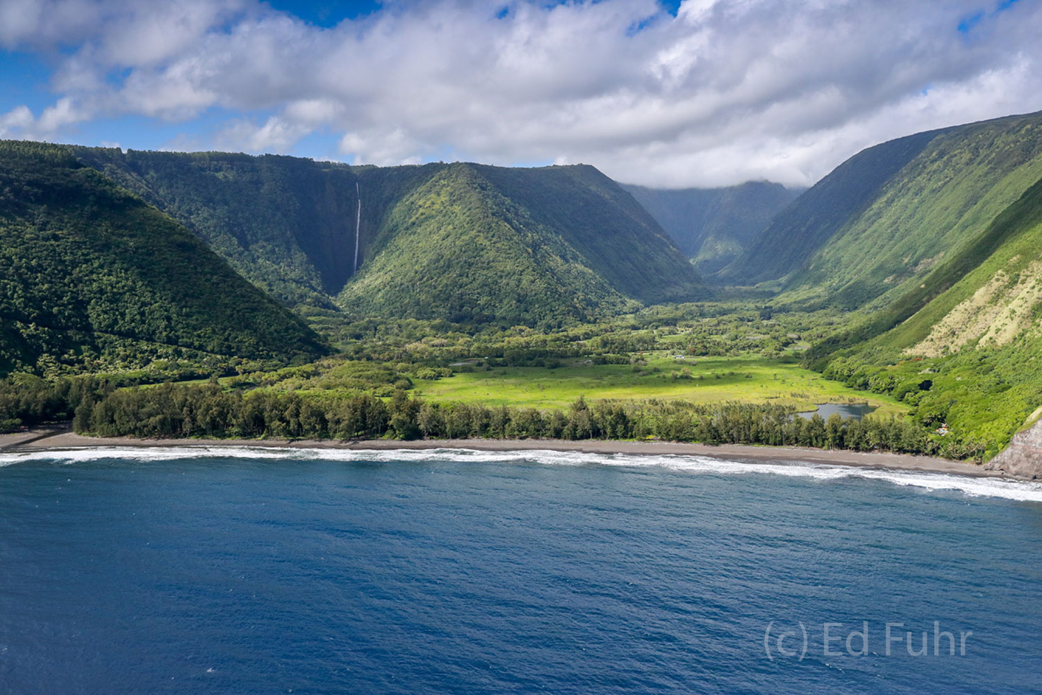 B86I4572-aerial-waipio-valley-watermarked.jpg