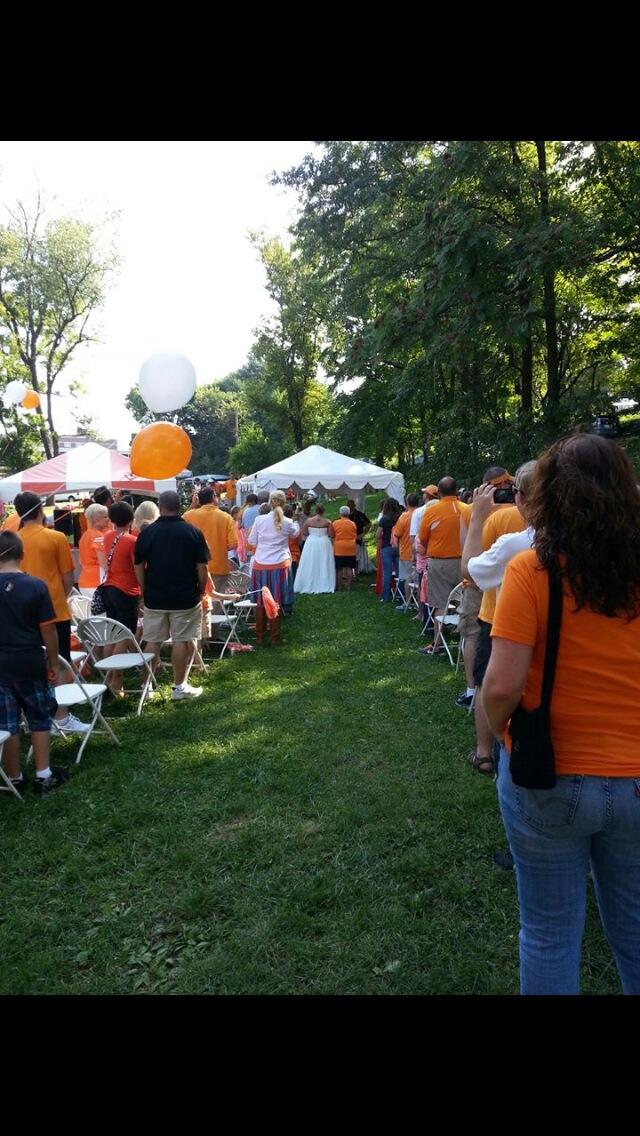 tennessee-tailgate-wedding.jpg