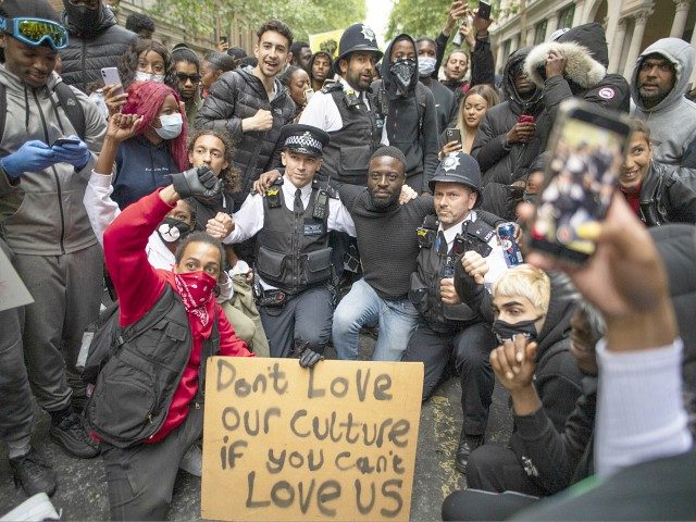 Police-and-BLM-640x480.jpg