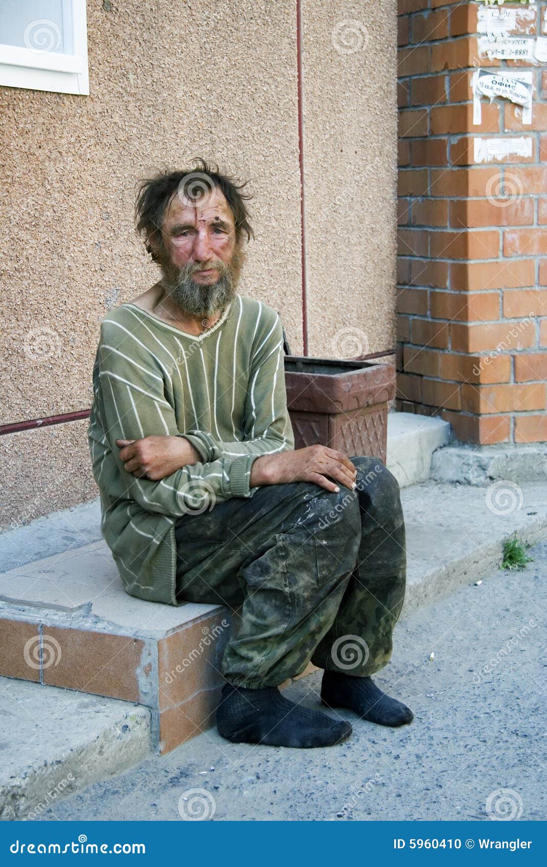 sad-homeless-man-5960410.jpg