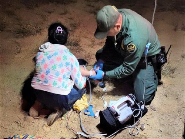 Migrant-Child-Rescue-640x480.jpg