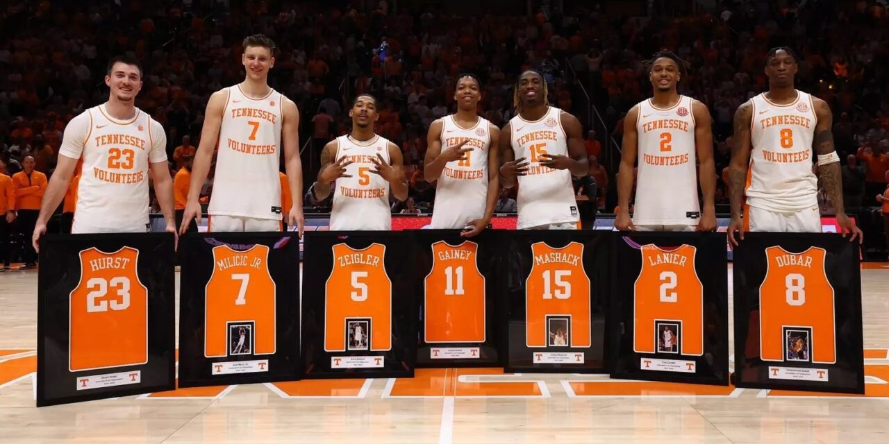 Vols defeat Gamecocks, star in senior celebration