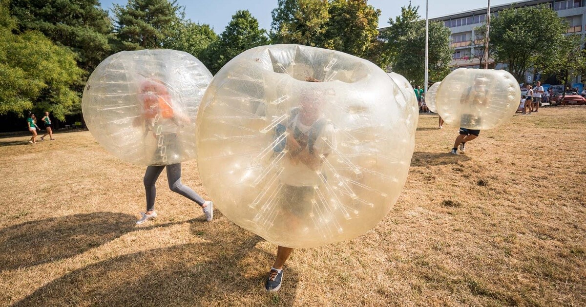 how-to-play-bubble-football.jpg