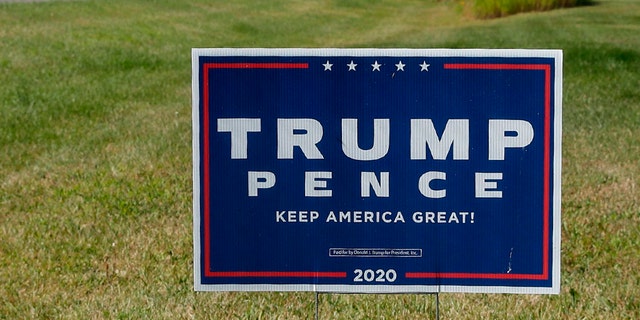 Trump-Pence-Yard-Sign.jpg