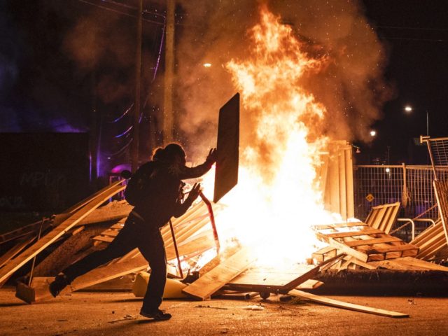 Minneapolis-Geroge-Floyd-riots-Getty-640x480.jpg