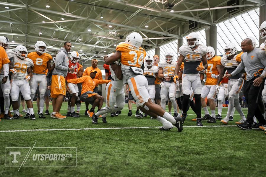 Spring Football: Vols Reach Midway Point of Spring Practice