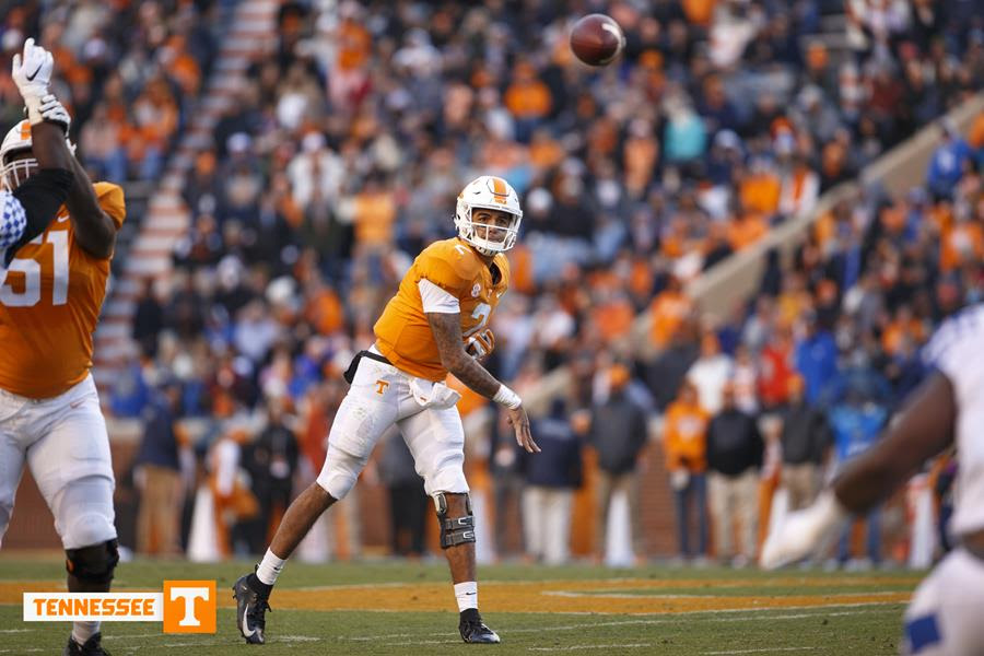 Vols Dominate No. 11/12/12 Kentucky, 24-7﻿