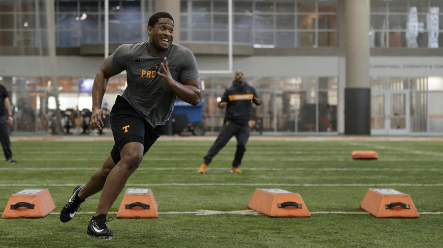 Phillips, Tuttle Highlight Tennessee’s Annual Pro Day
