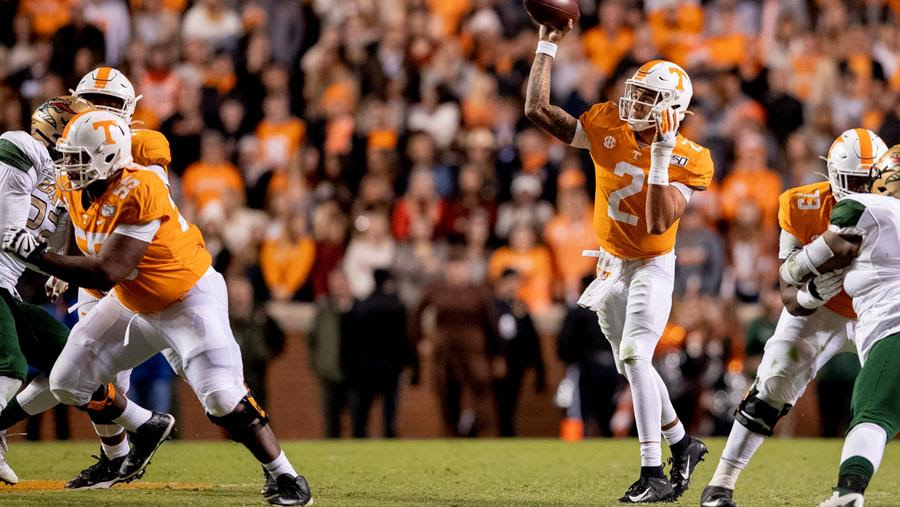 Vol Report: Quarterbacks Lead Vols into Road Test at Kentucky