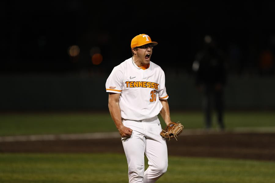 VOLS WIN! VOLS WIN! - DREW GILBERT WALKS IT OFF IN THE 11TH! Drew