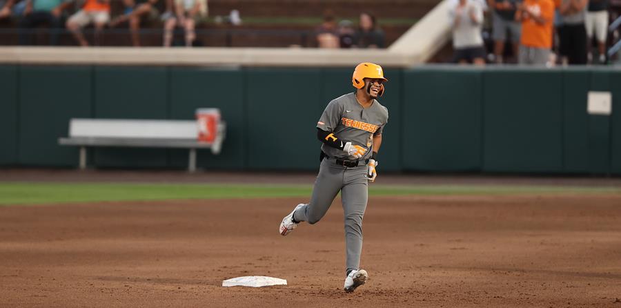 #1 Vols Explode in Record-Setting Win at Mississippi State