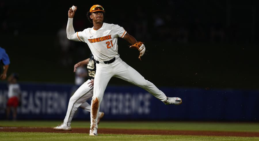 #1 Vols Kick Off SEC Tournament With 10-1 Win