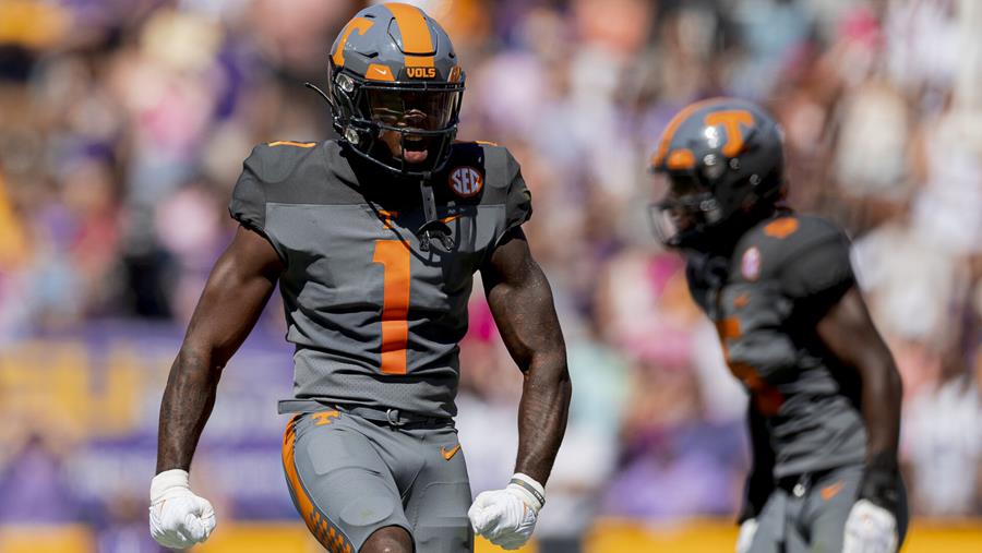 Vols Climb to No. 6 in AP Top 25, Hold At No. 8 in Coaches Poll