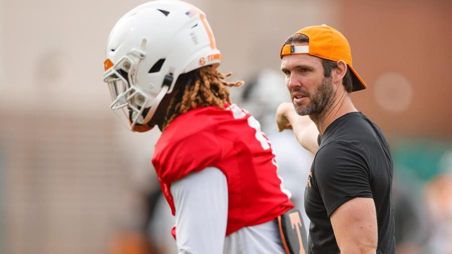 Vols Look to Continue Trend of Offensive Excellence Under Leadership of Halzle & Milton