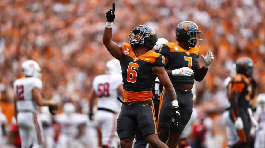 No. 9 Vols Win Home Opener Over Austin Peay, 30-13